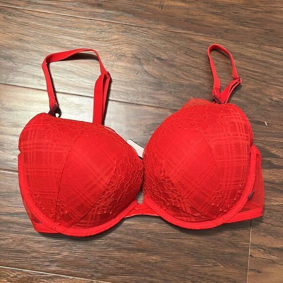 Women’s Victoria’s Secret red lace t-shirt push up bra with mesh detailing - Picture 2 of 7